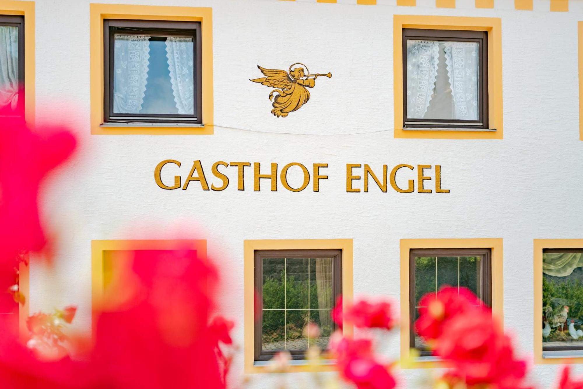 Hotel Garni "Zum Engel" Oberguenzburg Exterior foto