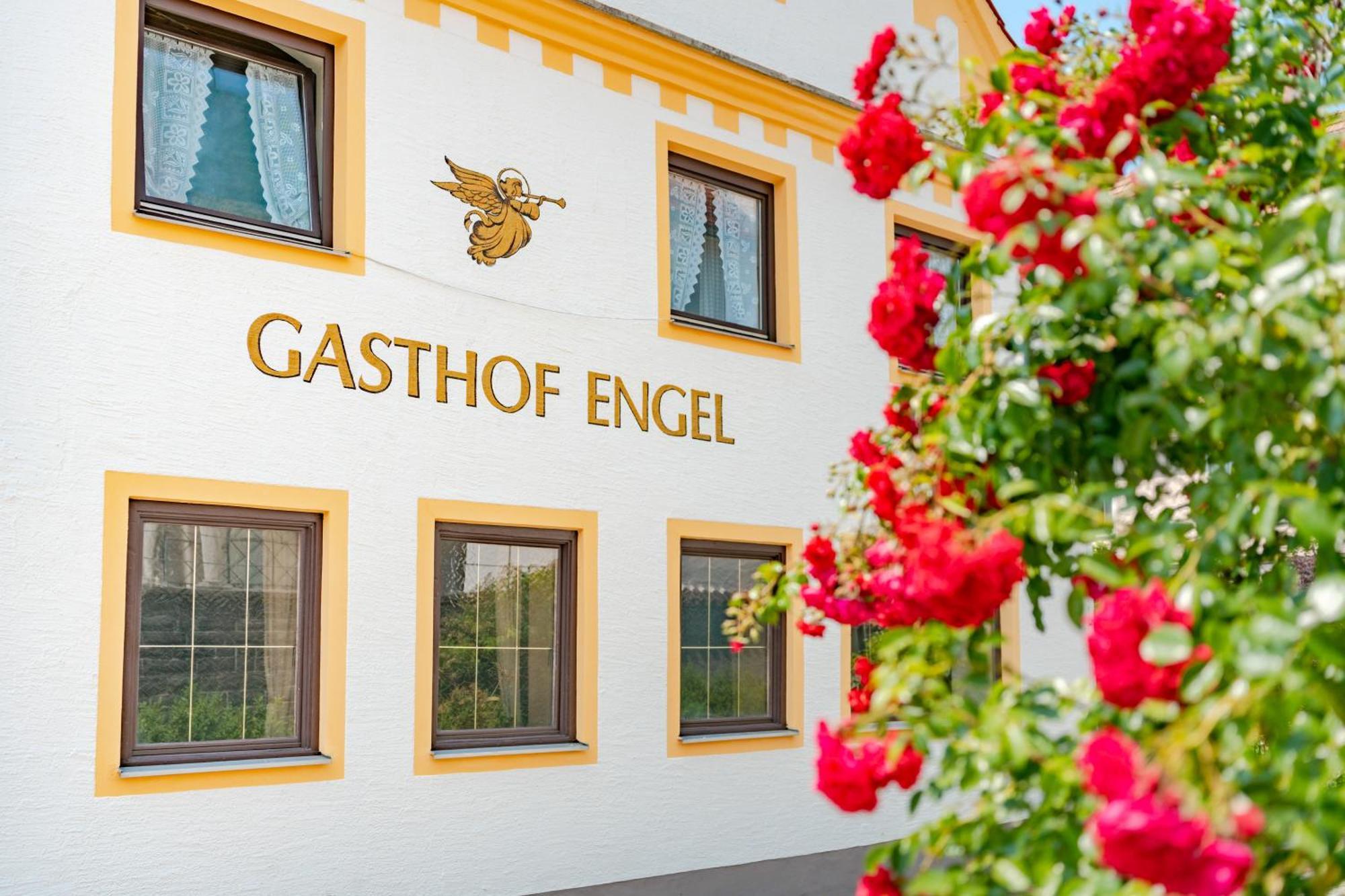 Hotel Garni "Zum Engel" Oberguenzburg Exterior foto