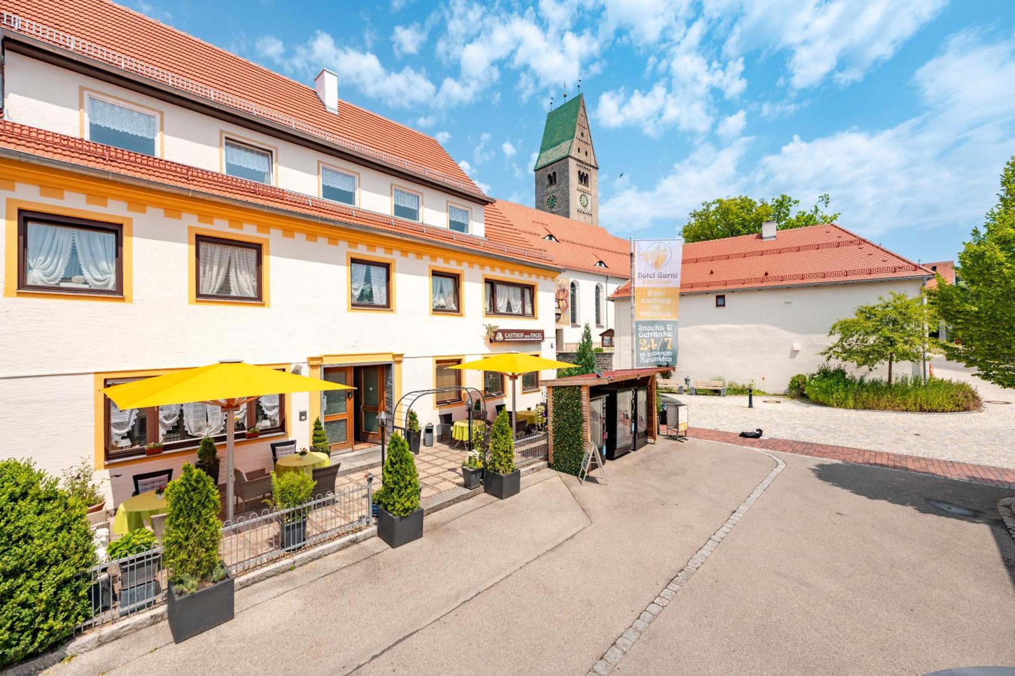 Hotel Garni "Zum Engel" Oberguenzburg Exterior foto